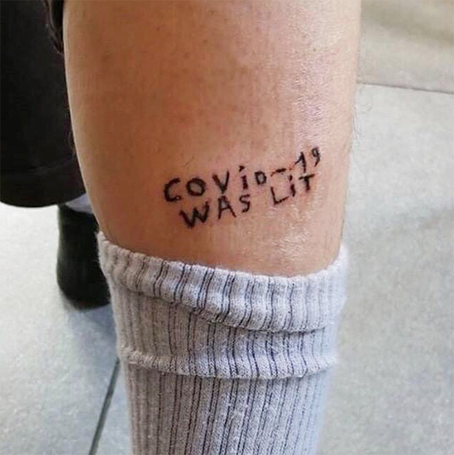 Tatuaje COVID-19.