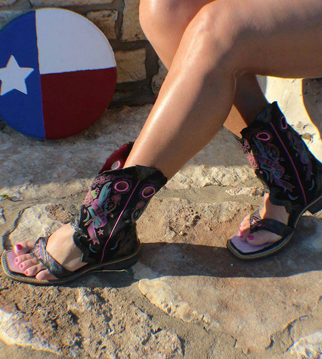 Sandalias de botas de vaquero: ¡tendencia de moda del verano 2020!
