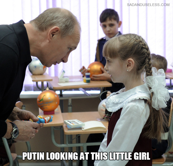 Putin mira a esta niña.